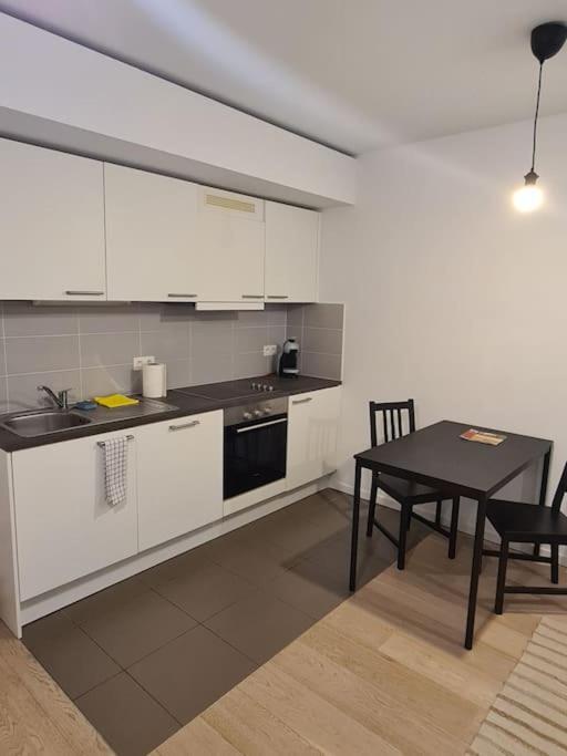 Beau Studio Apartment บรัสเซลส์ ภายนอก รูปภาพ