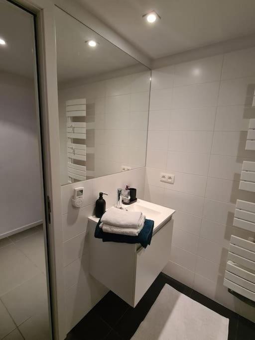 Beau Studio Apartment บรัสเซลส์ ภายนอก รูปภาพ